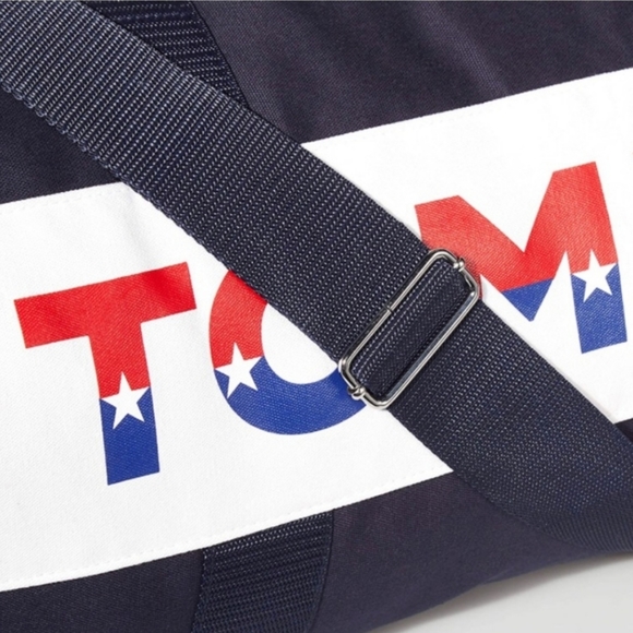 Tommy Hilfiger “ROCKY” duffel bag in Navy Blazer - Picture 3 of 6